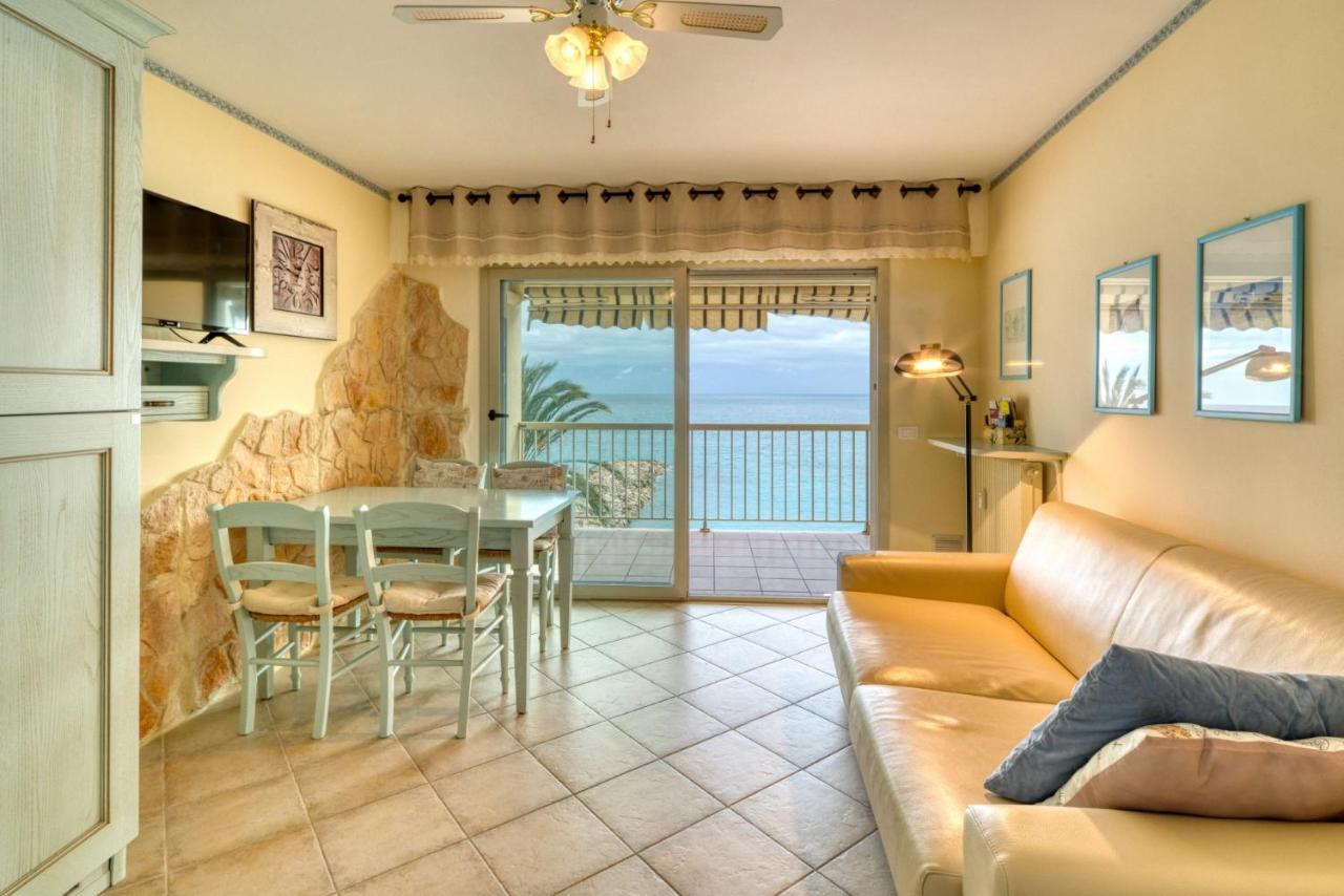 Charmant T3 Front De Mer Lejlighed Roquebrune-Cap-Martin Eksteriør billede